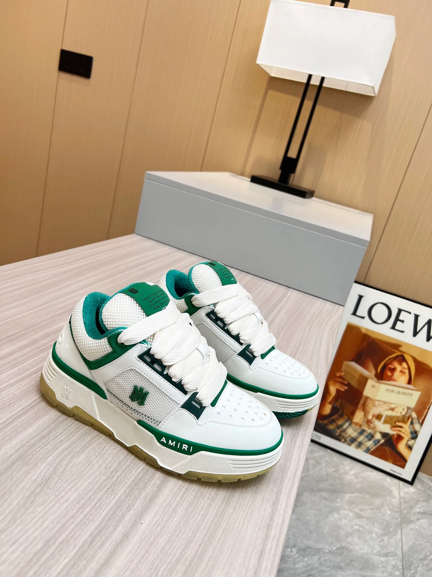 p620💰Men's shoes Amiri Emile's 2023 spring and summer new MA-1 bread shoes, couple models, casual sports shoes, sneakers Amiri gave up the rock punk style in the new season and used a large number of unsaturated colors, Morandi tones, whether you see or wear them, it will make people very happy. The large tongue of the bread shoes continues, shortens the length of the shoe body, thickens the midsole, and the toe part is more rounded. Amiri's brand letters and MA logo appear on the side of the shoe. Fabric: Original customized imported first-layer cowhide + mesh. Lining: Original customized breathable towel lining. Outsole. Foam combination material. Bottom thickness: 4CM. Size: Men's 39-45
